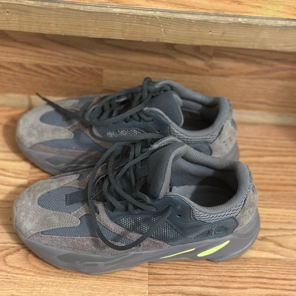 Yeezy Boost 70 Mauve Men’s Size 6 Sneakers - Picture 12 of 16